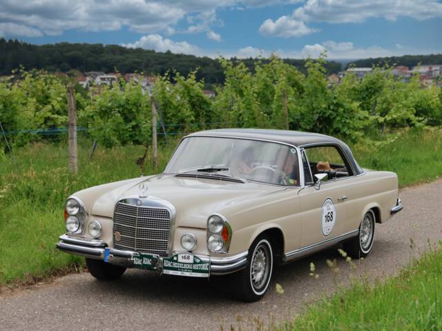 Image 1/59 of Mercedes-Benz 280 SE (1969)