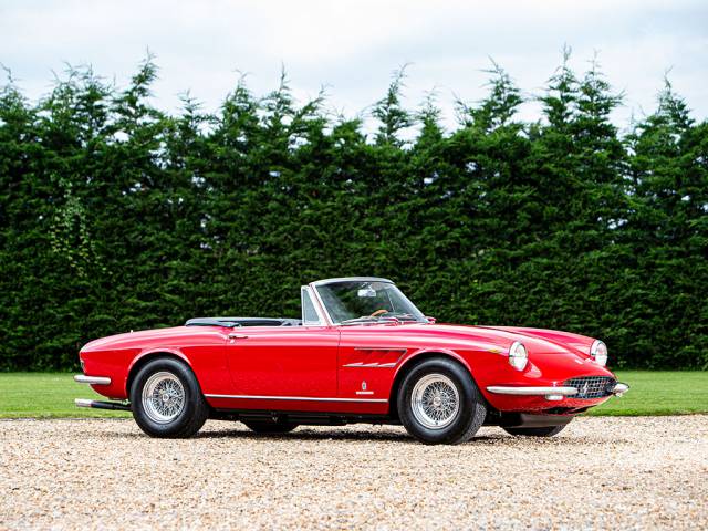 Image 1/17 of Ferrari 330 GTS (1967)