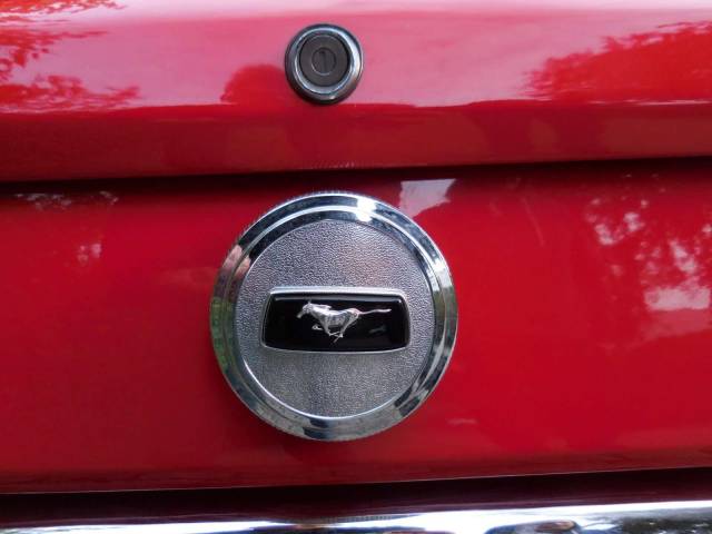 Ford Mustang 200