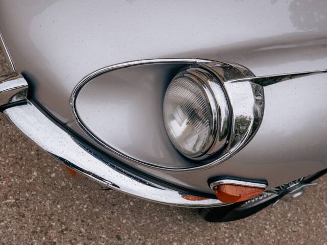 Jaguar E-Type V12 (2+2)