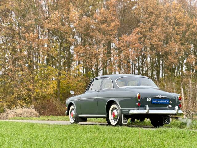 Volvo P 121
