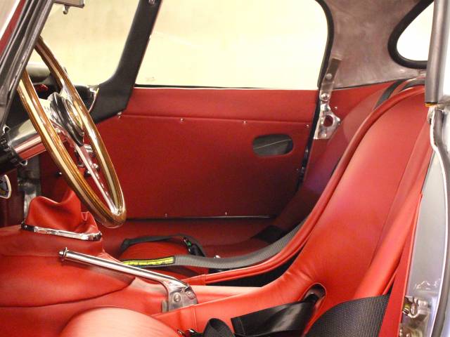 Jaguar E-Type 3.8