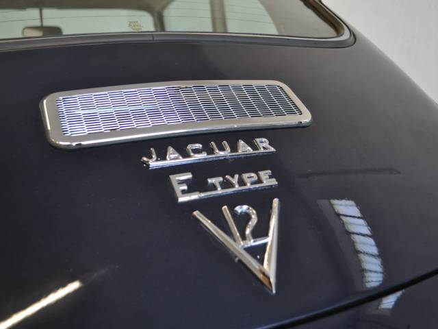 Jaguar E-Type V12 (2+2)