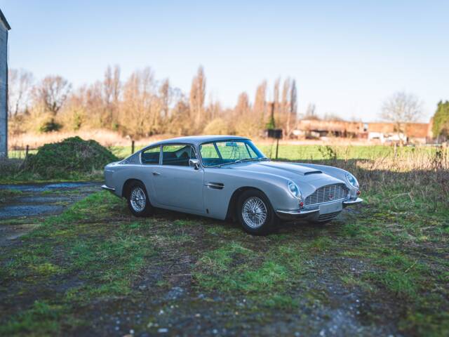 Imagen 1/14 de Aston Martin DB 6 (1967)