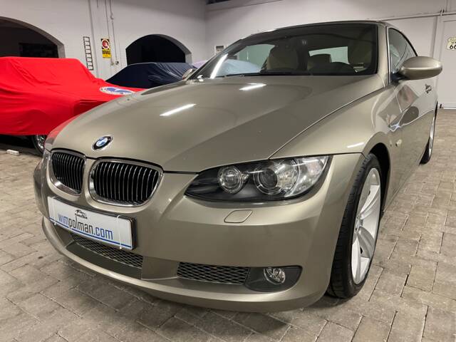 Bild 1/26 von BMW 335i (2007)