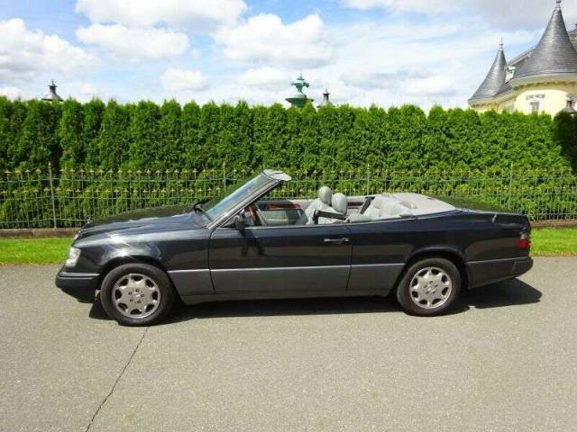 Mercedes-Benz E 320