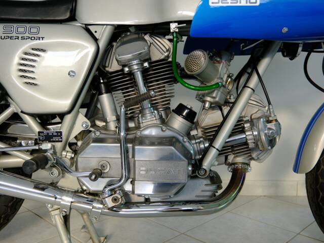 Ducati 900 SS