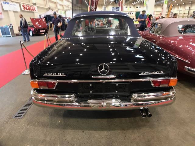 Mercedes-Benz 300 SE
