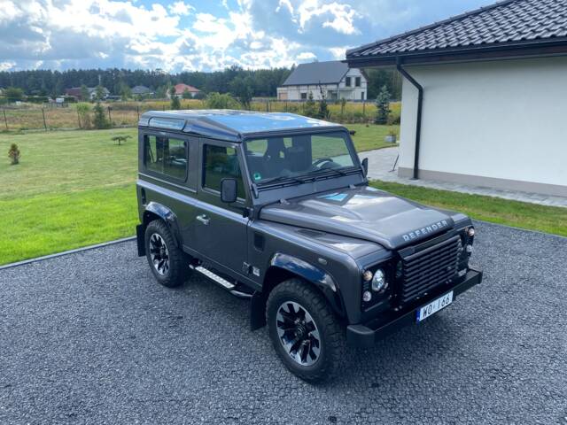 Land Rover Defender 90 Works V8 "70th Edition"