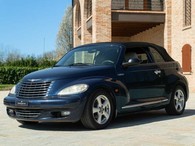 Imagen 1/50 de Chrysler PT Cruiser Cabrio Limited 2.4 (2005)