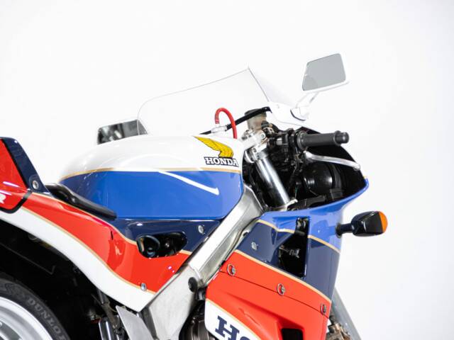 Honda VFR 750R RC 30