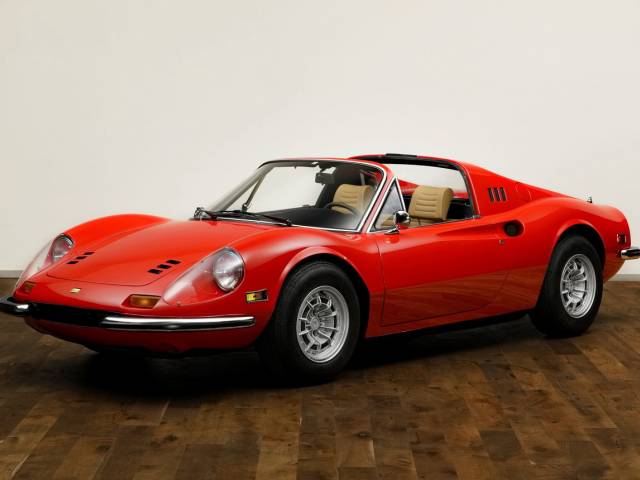 Image 1/24 of Ferrari Dino 246 GTS (1974)