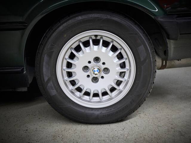 BMW 325i