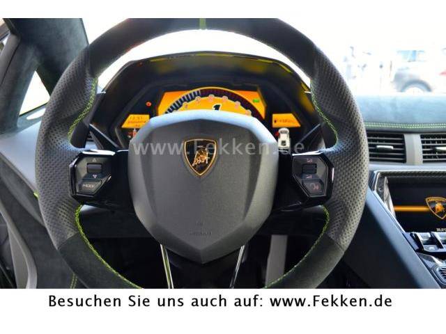 Lamborghini Aventador LP 750-4 SV
