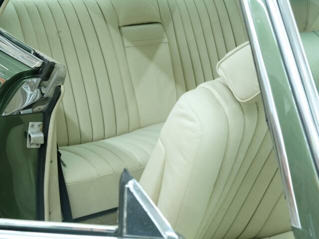 Mercedes-Benz 350 SLC