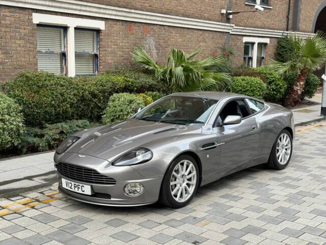 Aston Martin V12 Vanquish S