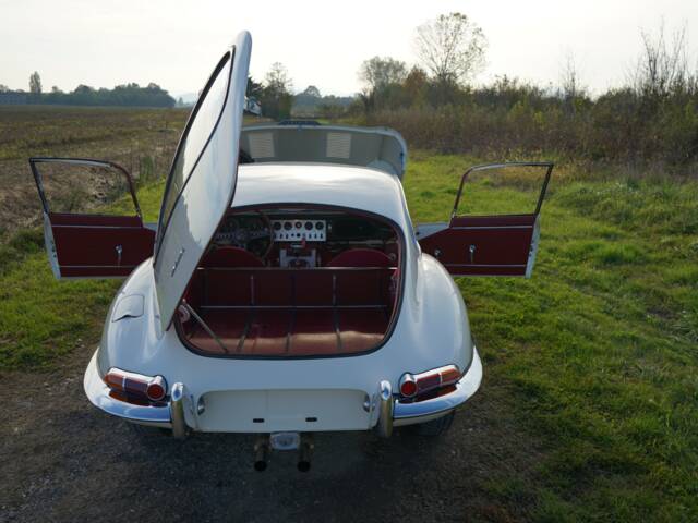 Jaguar E-Type 3.8