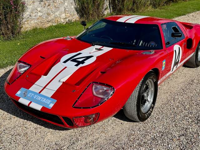 Immagine 1/47 di Ford GT40 (1965)