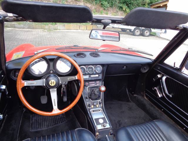 Alfa Romeo 2000 Spider Veloce
