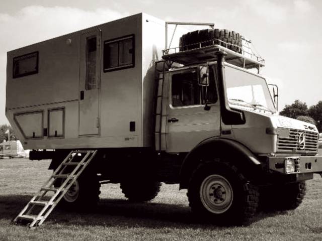 Image 1/6 de Mercedes-Benz Unimog U 1300 L (1985)