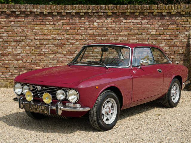 Bild 1/50 von Alfa Romeo 2000 GTV (1971)
