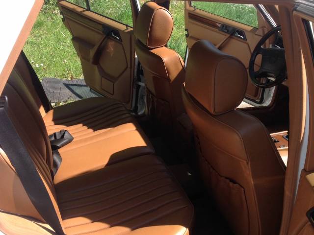 Mercedes-Benz E 320 T - Mercedes-Benz 320 T