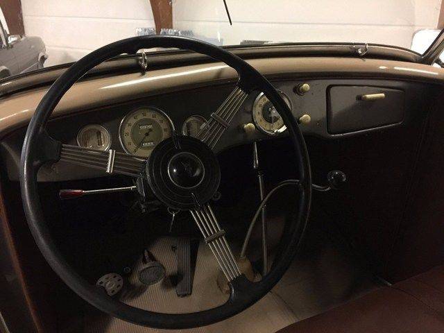 Ford V8 DeLuxe Model 48