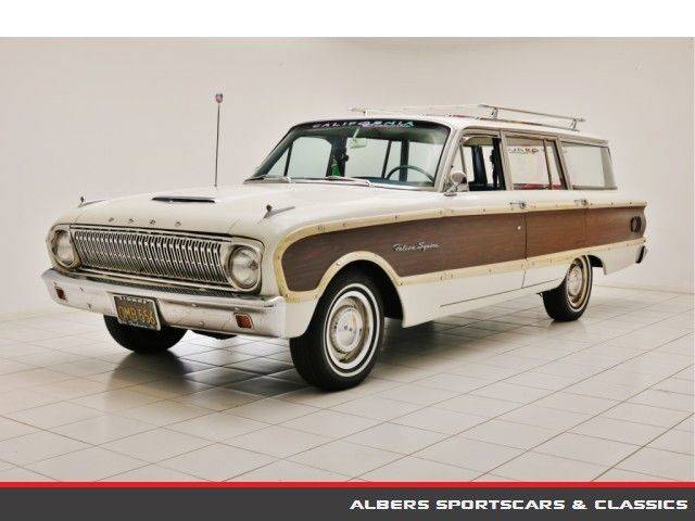 Image 1/15 of Ford Falcon Squire Wagon (1962)