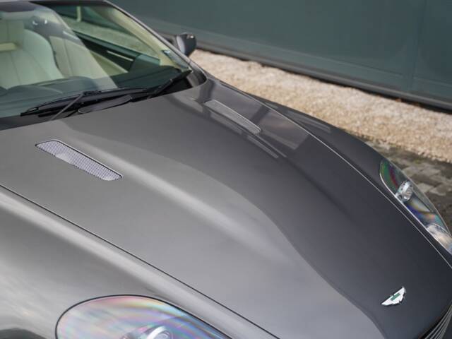 Aston Martin DB 9