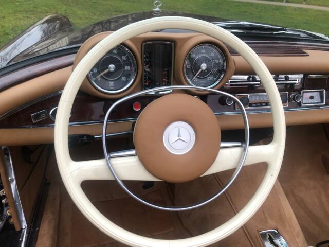 Mercedes-Benz 280 SE