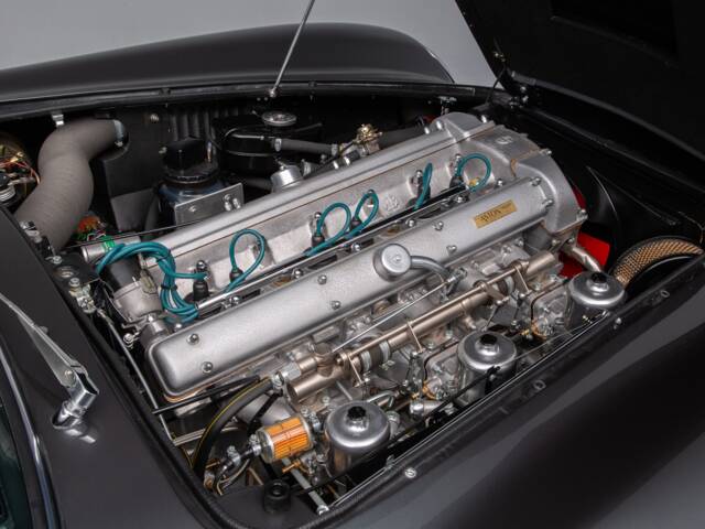 Aston Martin DB 6