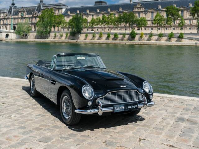 Aston Martin DB 5 Volante