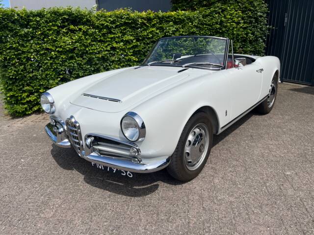 Image 1/28 of Alfa Romeo Giulia 1600 Spider (1962)