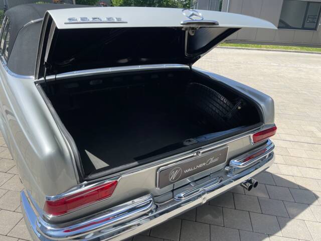 Mercedes-Benz 250 SE