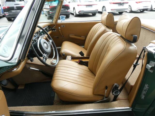 Mercedes-Benz 280 SL
