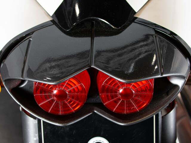 Aprilia RSV 1000 V60