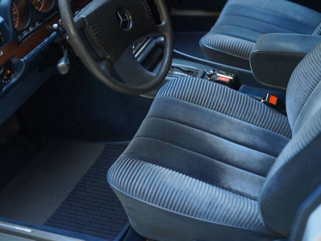 Mercedes-Benz 450 SEL 6,9