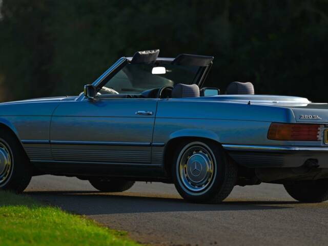 Mercedes-Benz 380 SL