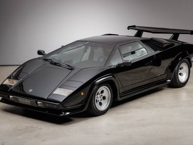 Immagine 1/50 di Lamborghini Countach LP 400 S (1982)