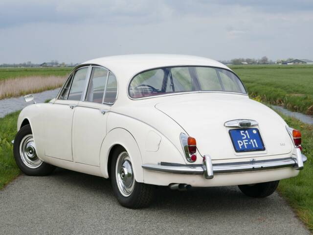 Jaguar 240