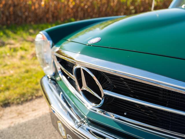 Mercedes-Benz 280 SL