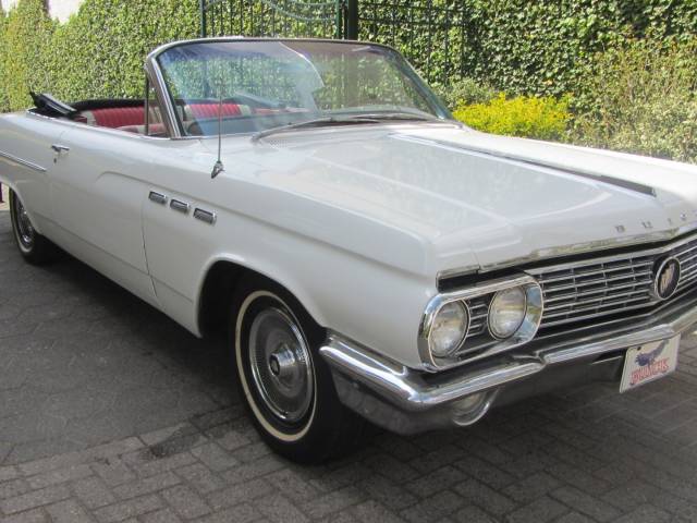 Image 1/26 de Buick Le Sabre Convertible (1964)