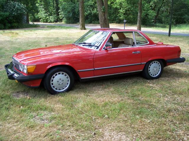 Mercedes-Benz 560 SL