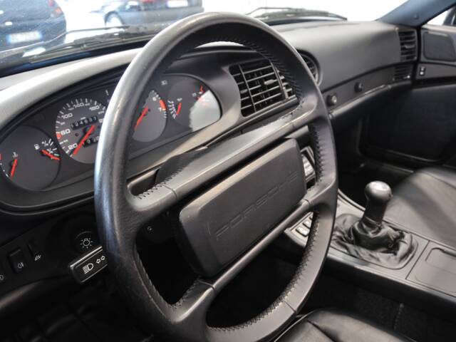 Porsche 944 S2