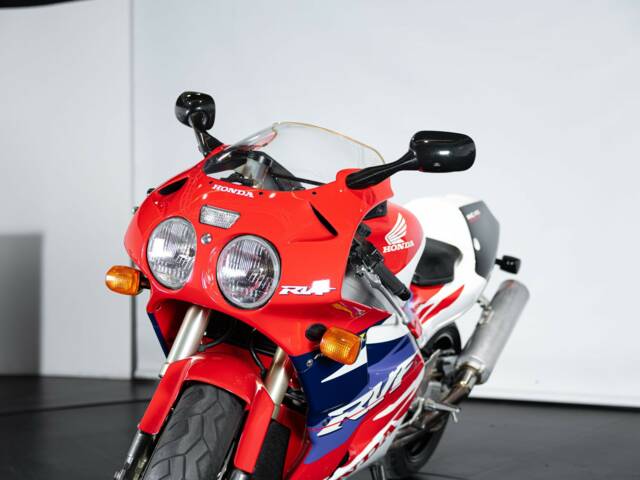 Honda RVF 750