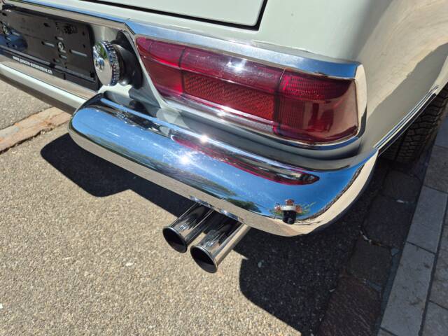 Mercedes-Benz 230 SL