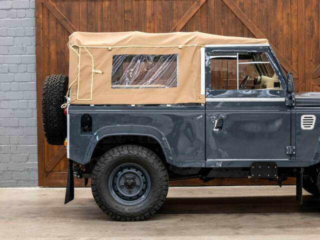Land Rover Defender 90