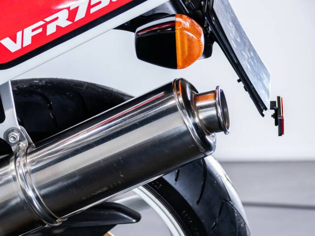 Honda VFR 750R RC 30