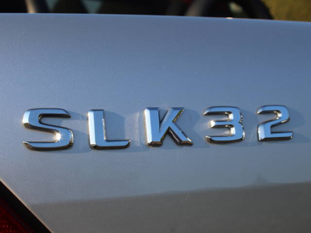 Mercedes-Benz SLK 320