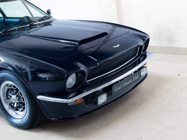 Aston Martin DBS V8